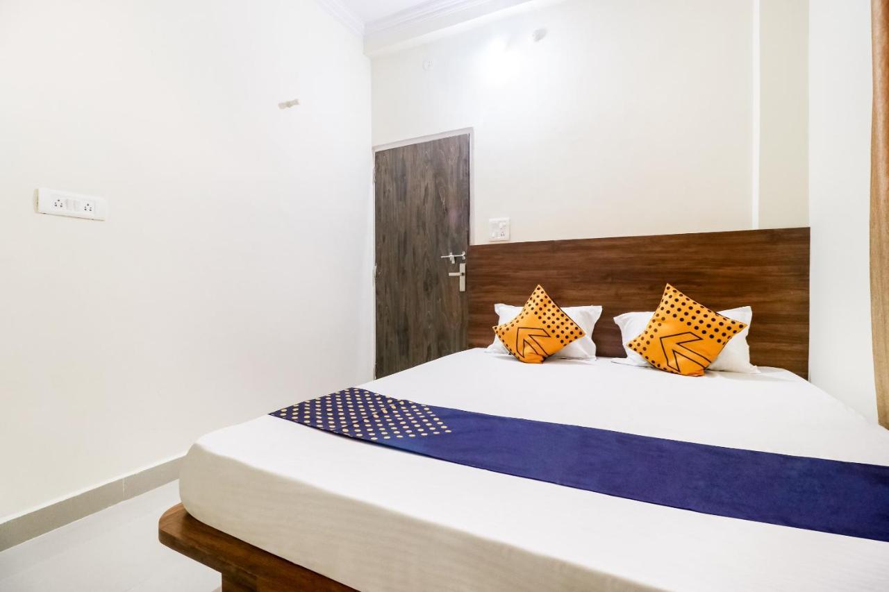 Oyo 40073 Yash Homestay Samarda Kaliāsot Exterior foto