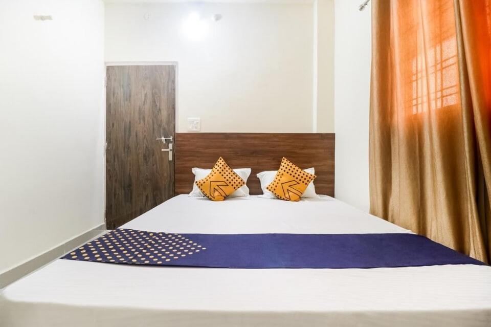 Oyo 40073 Yash Homestay Samarda Kaliāsot Exterior foto