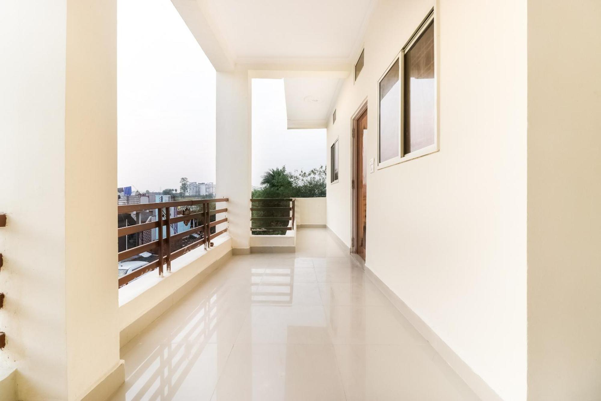 Oyo 40073 Yash Homestay Samarda Kaliāsot Exterior foto